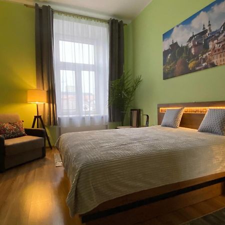 Lublinbnb - Exclusive Family Apartment ------ In The Heart Of Lublin -------------------------------- Bedroom & Living Room & Kitchen Exteriör bild