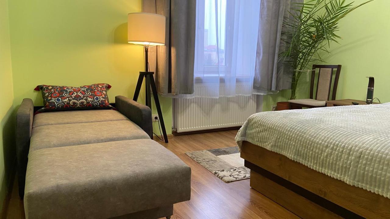 Lublinbnb - Exclusive Family Apartment ------ In The Heart Of Lublin -------------------------------- Bedroom & Living Room & Kitchen Exteriör bild